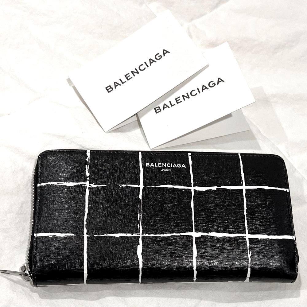 BALENCIAGA
2016 Essential Continental Zip Around Wallet